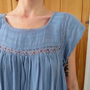 Flowey lace pattern tunic